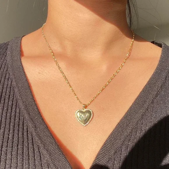 Gold Plated Heart Pendant Necklace! - Picture 1 of 5